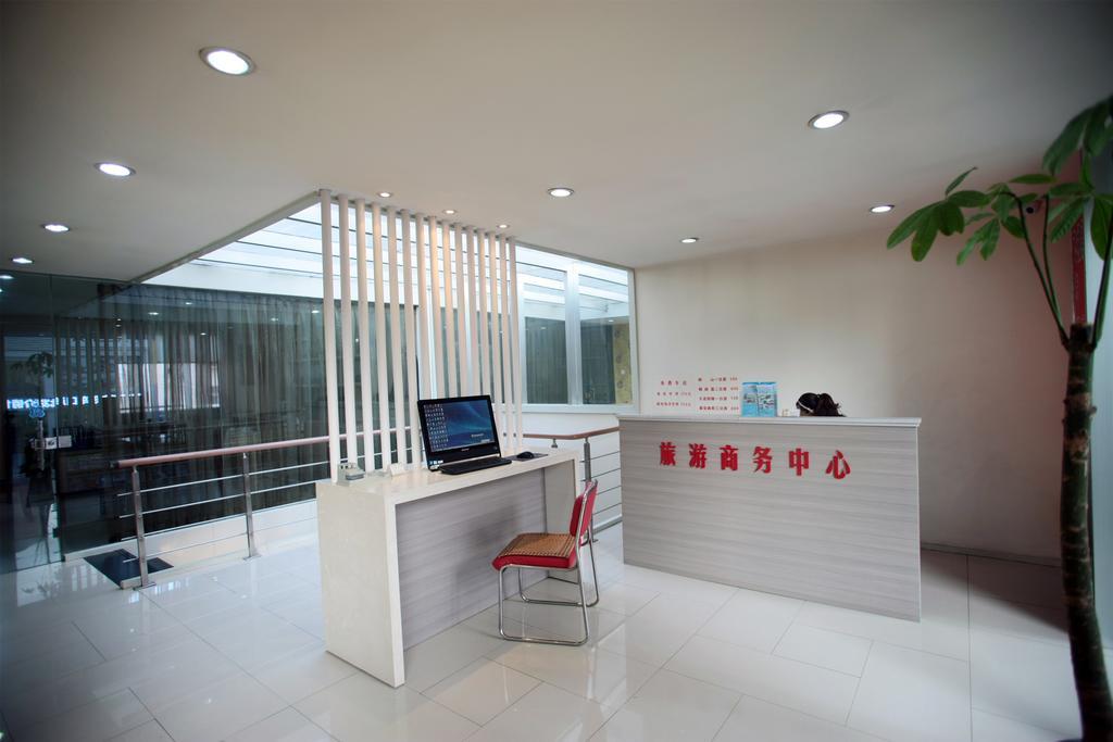 Qingdao Renjia Bussiness Hotel Екстериор снимка