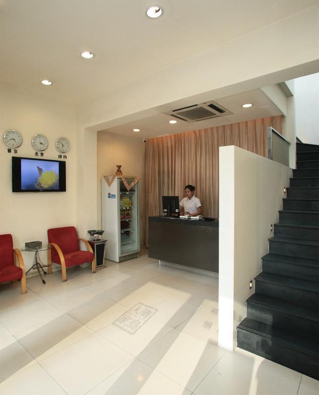 Qingdao Renjia Bussiness Hotel Екстериор снимка
