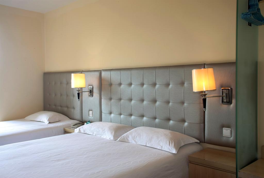 Qingdao Renjia Bussiness Hotel Екстериор снимка